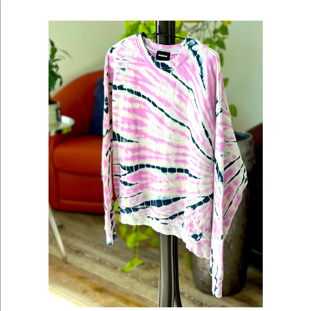 Brand New “Monrow” Bamboo Burst Tie-Dye
Sweatshirt - Pink - Small